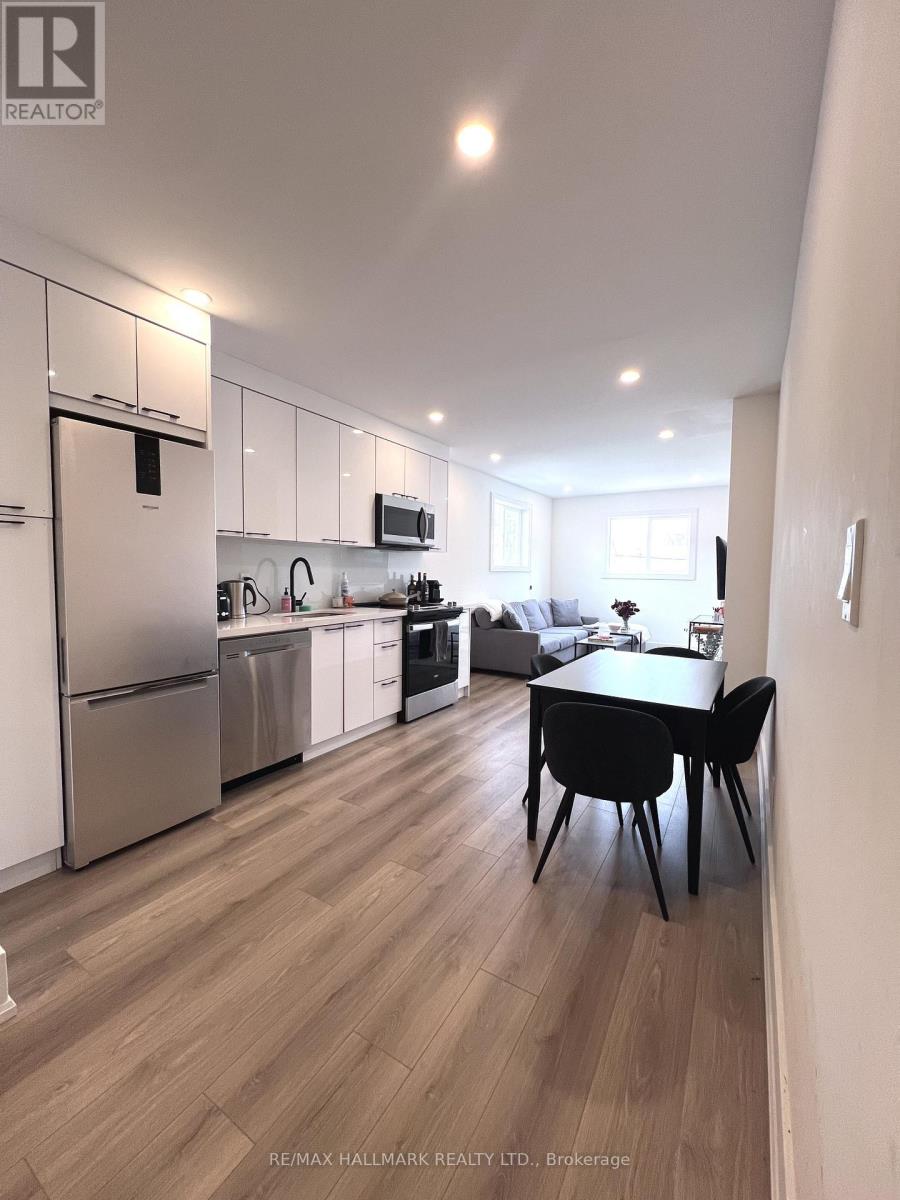 Upper - 13 Brookfield Street, Toronto, Ontario  M6J 3A8 - Photo 5 - C12763502