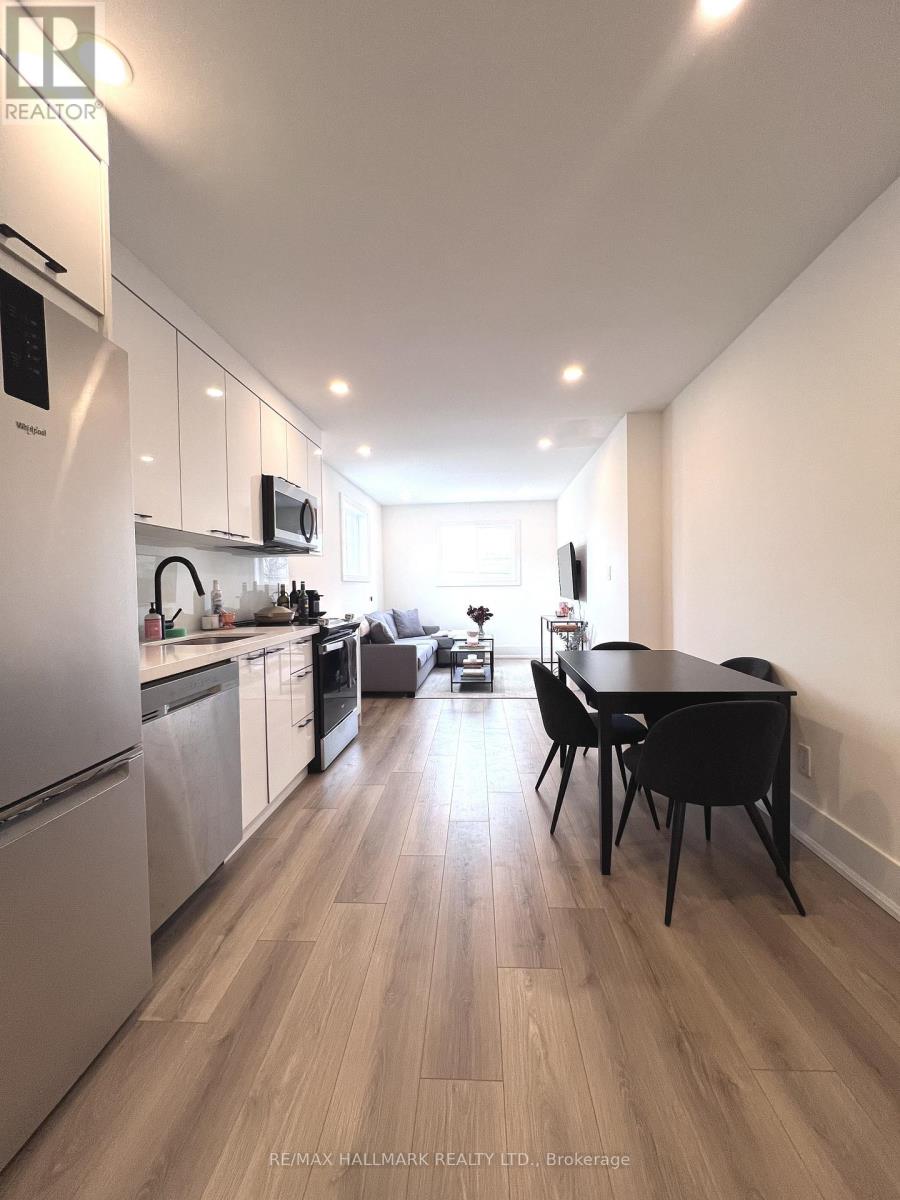 Upper - 13 Brookfield Street, Toronto, Ontario  M6J 3A8 - Photo 6 - C12763502