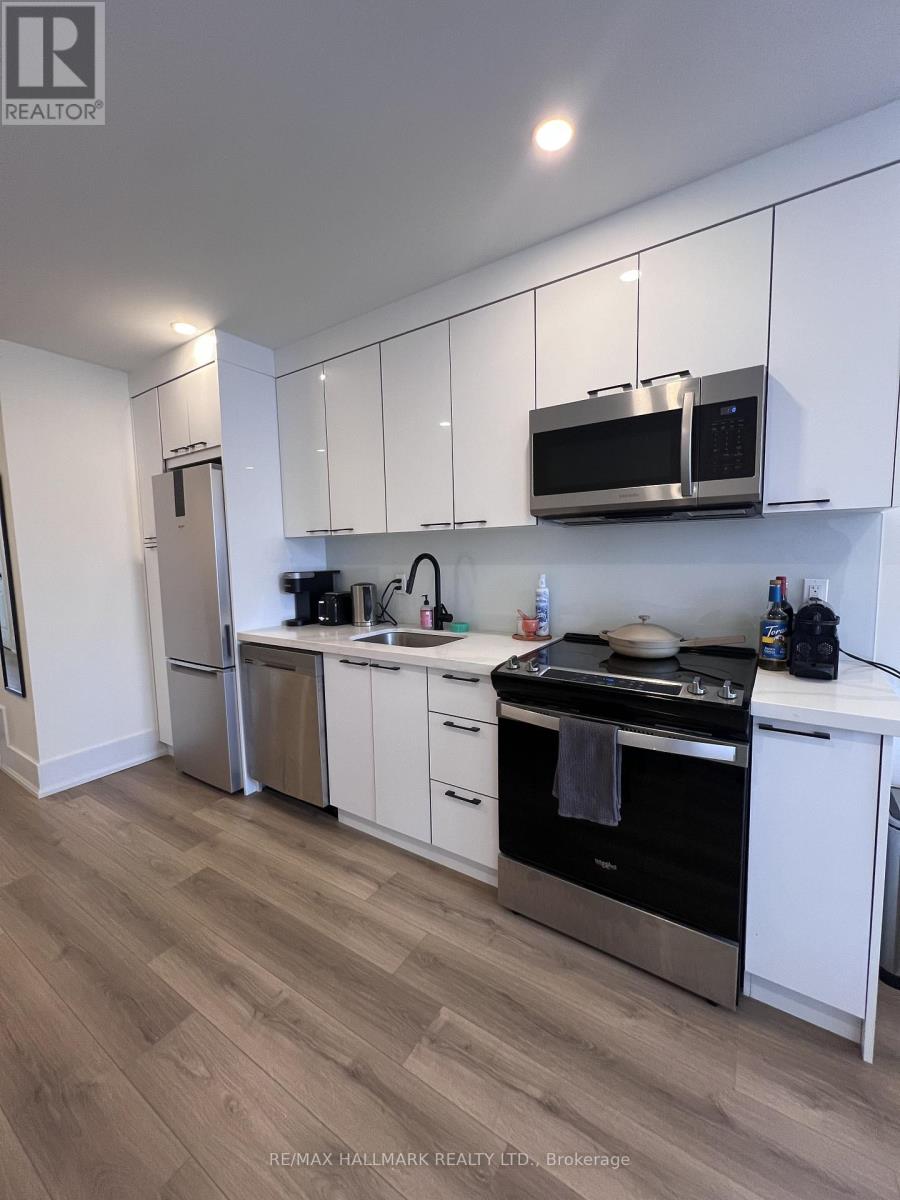 Upper - 13 Brookfield Street, Toronto, Ontario  M6J 3A8 - Photo 7 - C12763502