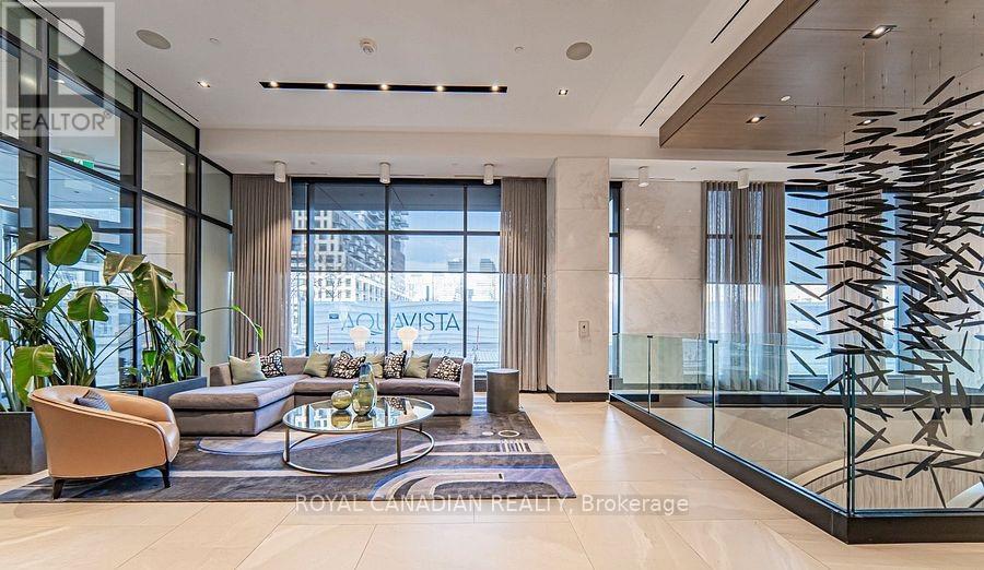 Ph 32 - 1 Edgewater Drive E, Toronto, Ontario  M5A 0L1 - Photo 2 - C12763504