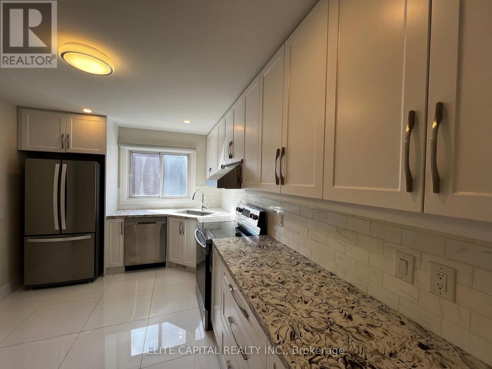 135 Gypsy Rose Way, Toronto, Ontario  M2N 5Z1 - Photo 3 - C12763572