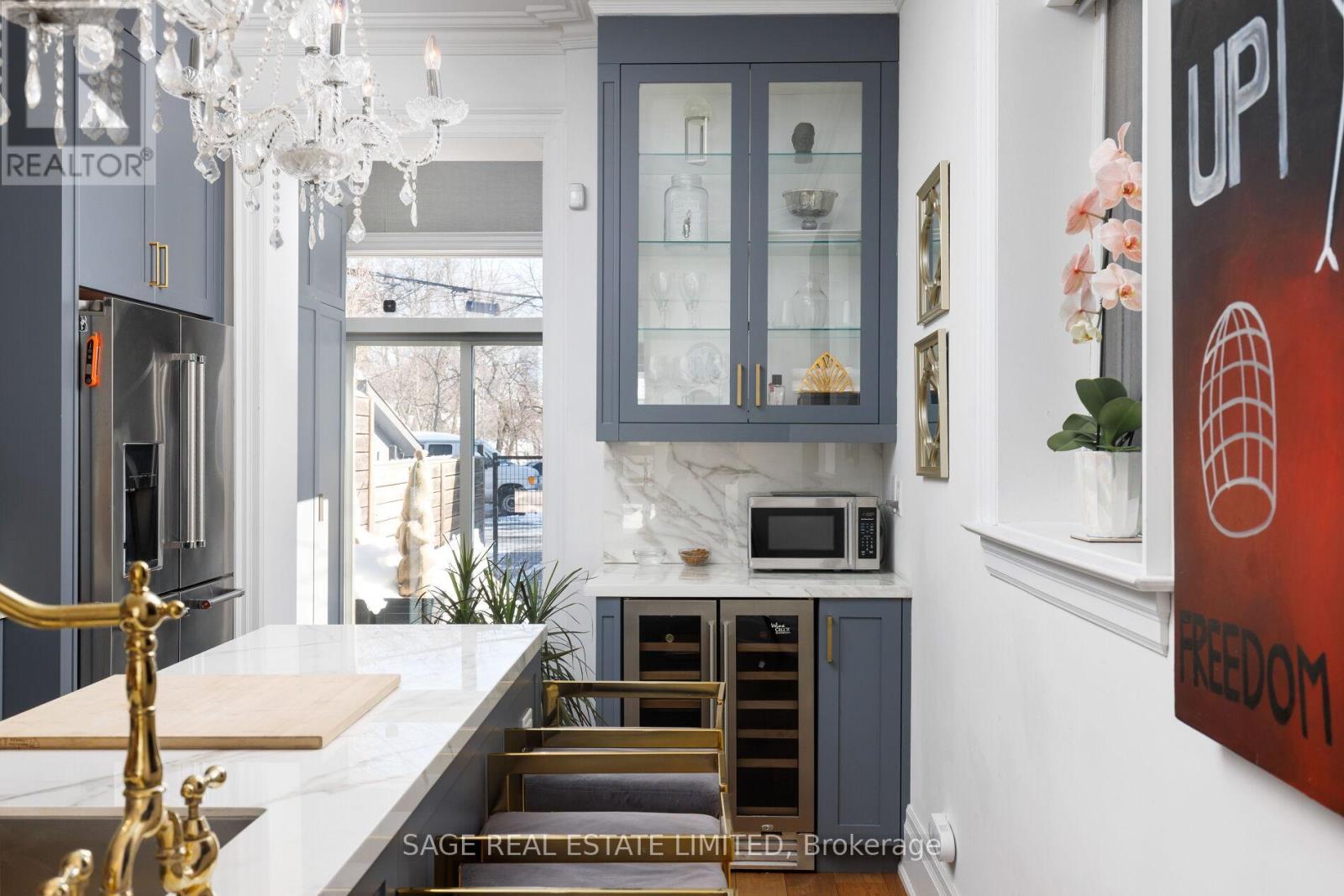 221 Crawford Street, Toronto, Ontario  M6J 2V5 - Photo 14 - C12763600