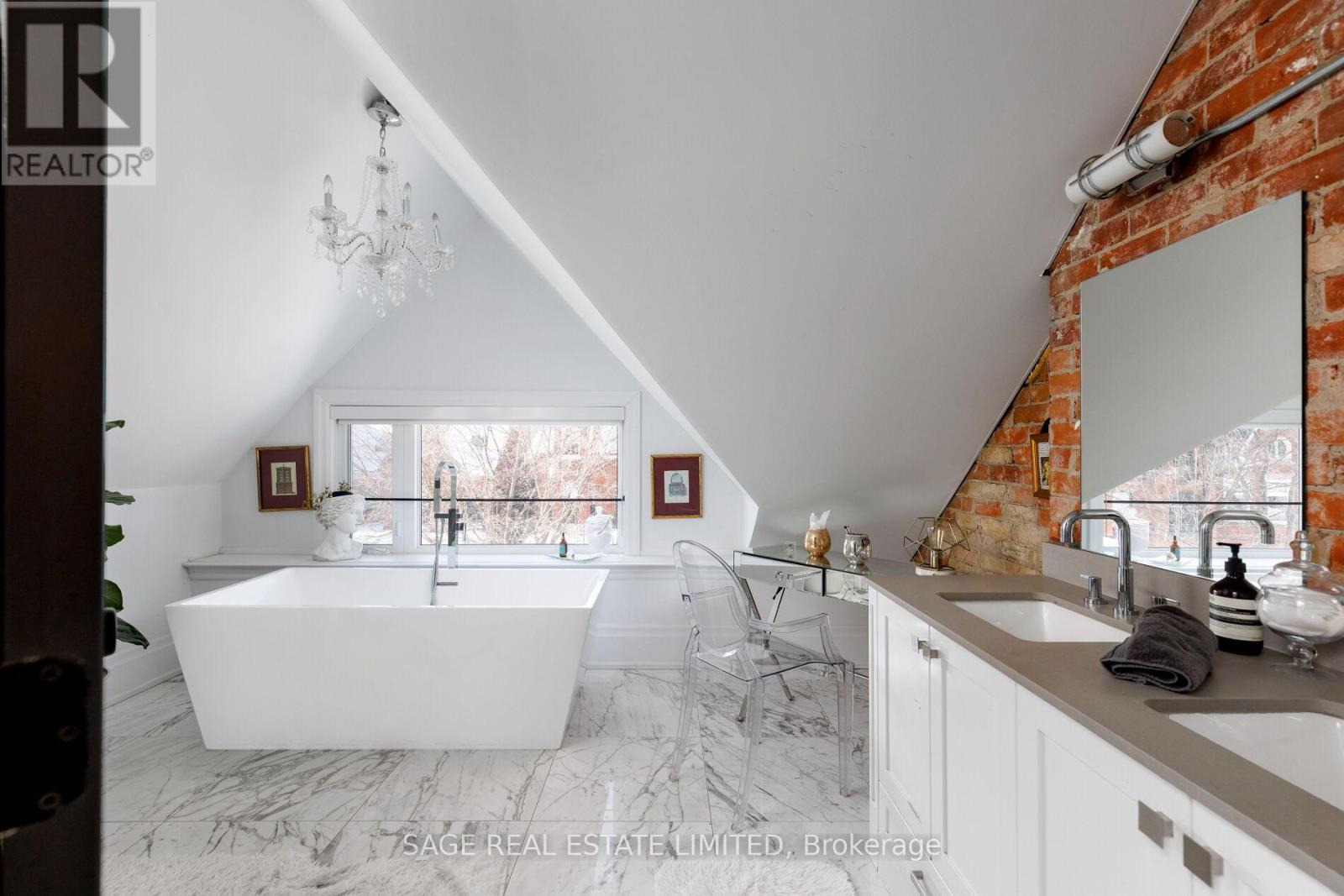 221 Crawford Street, Toronto, Ontario  M6J 2V5 - Photo 41 - C12763600