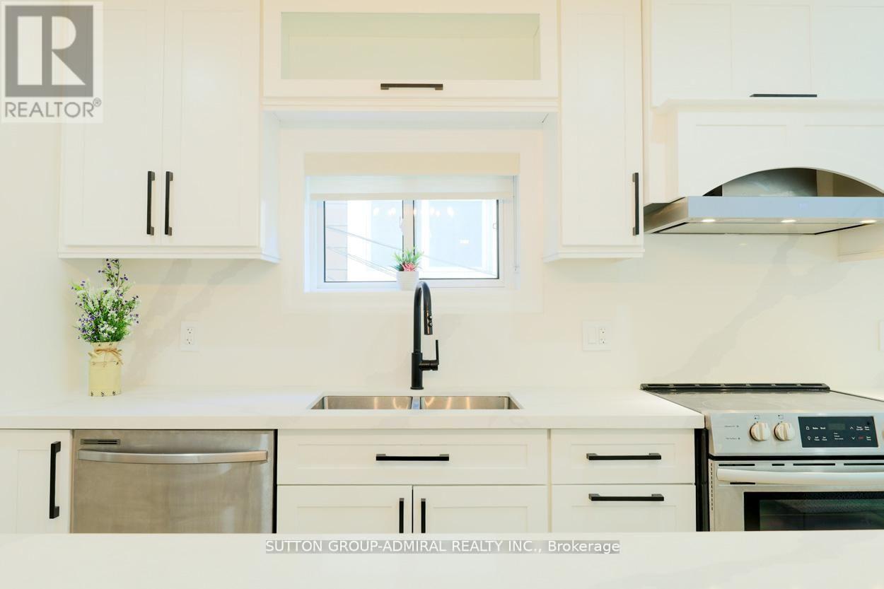 Main & 2nd - 70 Carlaw Avenue, Toronto, Ontario  M4M 2R7 - Photo 18 - E12763488