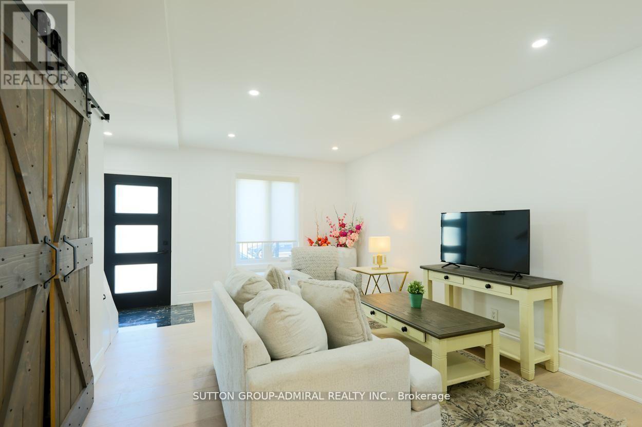 Main & 2nd - 70 Carlaw Avenue, Toronto, Ontario  M4M 2R7 - Photo 4 - E12763488