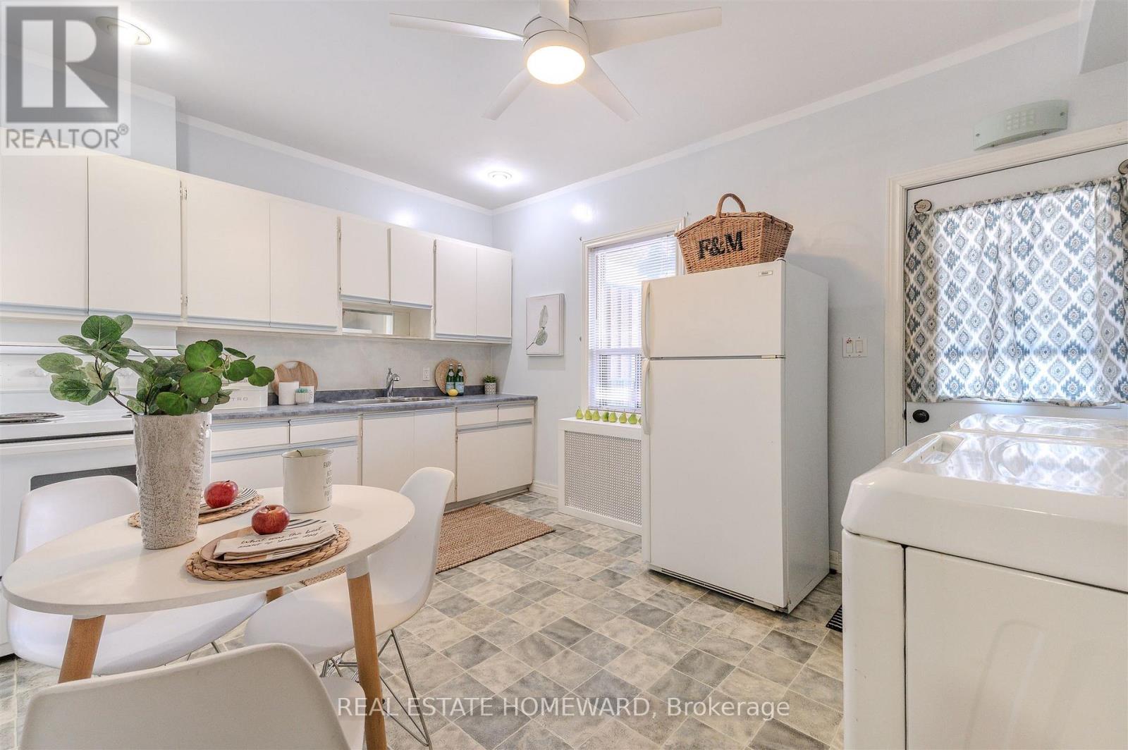 462 & 464 Sammon Avenue, Toronto, Ontario  M4J 2B2 - Photo 12 - E12763528