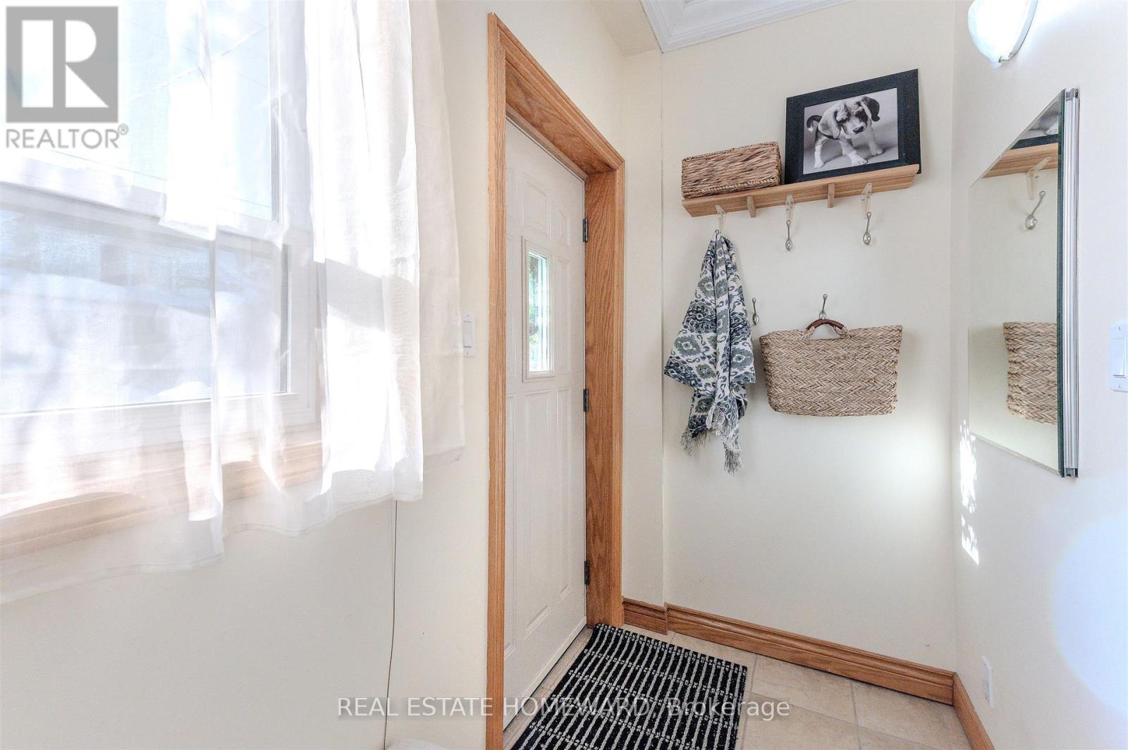 462 & 464 Sammon Avenue, Toronto, Ontario  M4J 2B2 - Photo 3 - E12763528