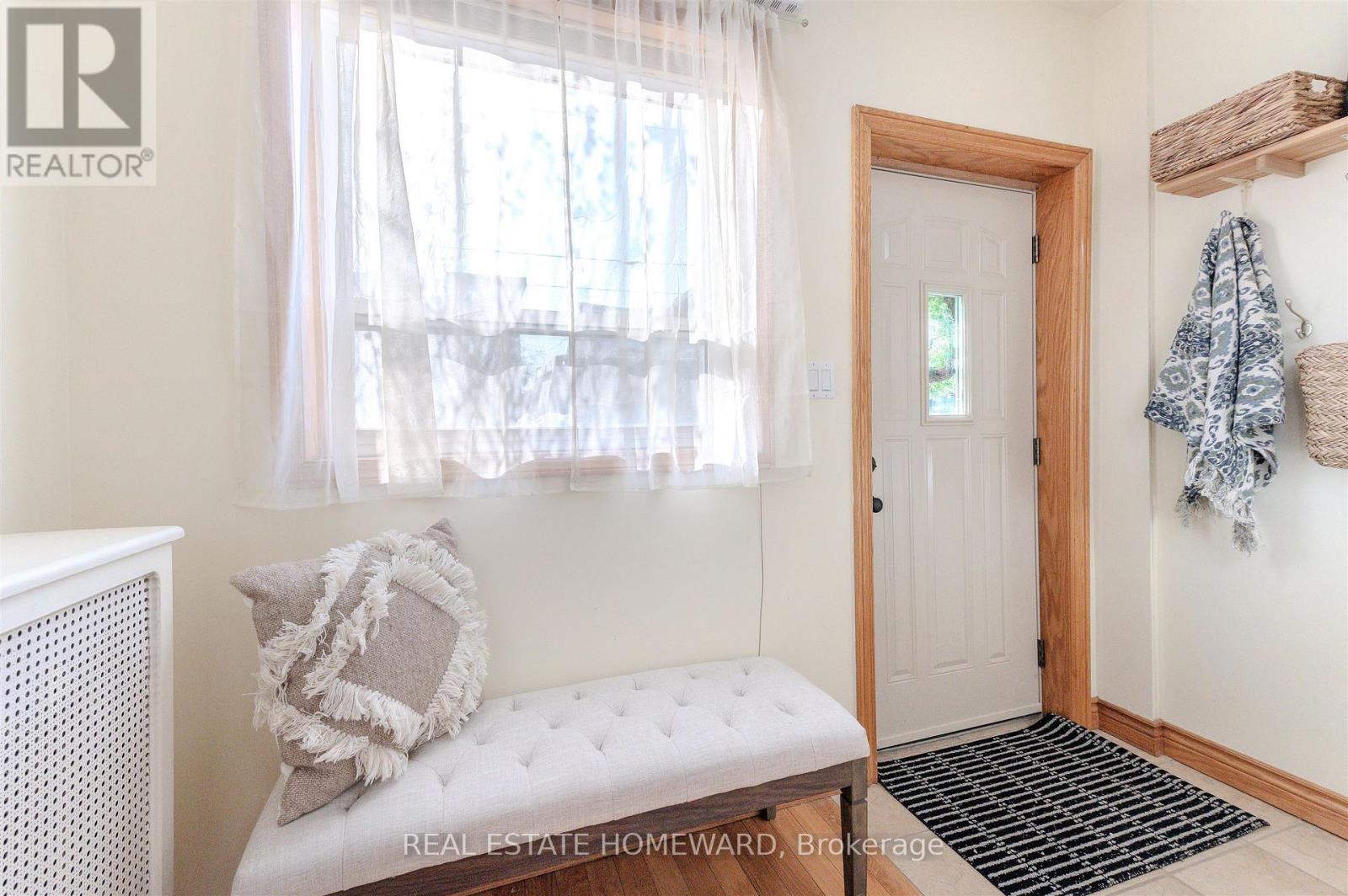 462 & 464 Sammon Avenue, Toronto, Ontario  M4J 2B2 - Photo 4 - E12763528