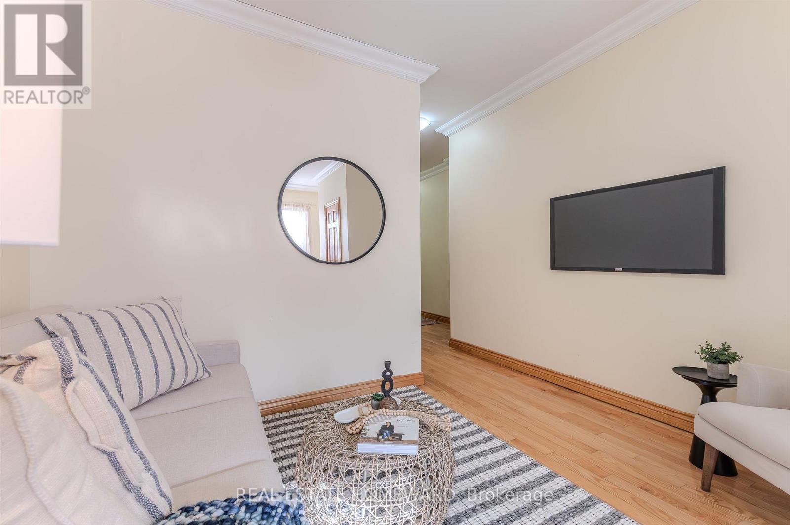 462 & 464 Sammon Avenue, Toronto, Ontario  M4J 2B2 - Photo 8 - E12763528