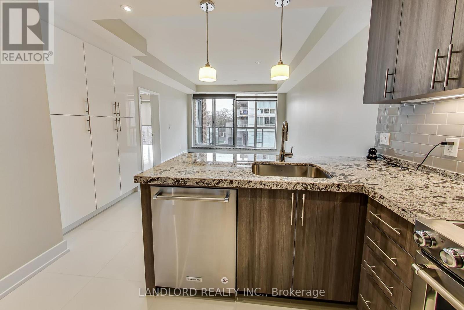 304 - 2a Queensbury Avenue, Toronto, Ontario  M1N 2X7 - Photo 3 - E12763570