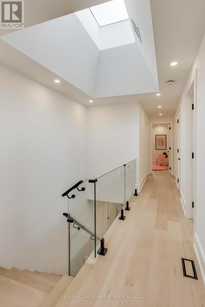 102 Yardley Avenue, Toronto, Ontario  M4B 2B1 - Photo 15 - E12763620