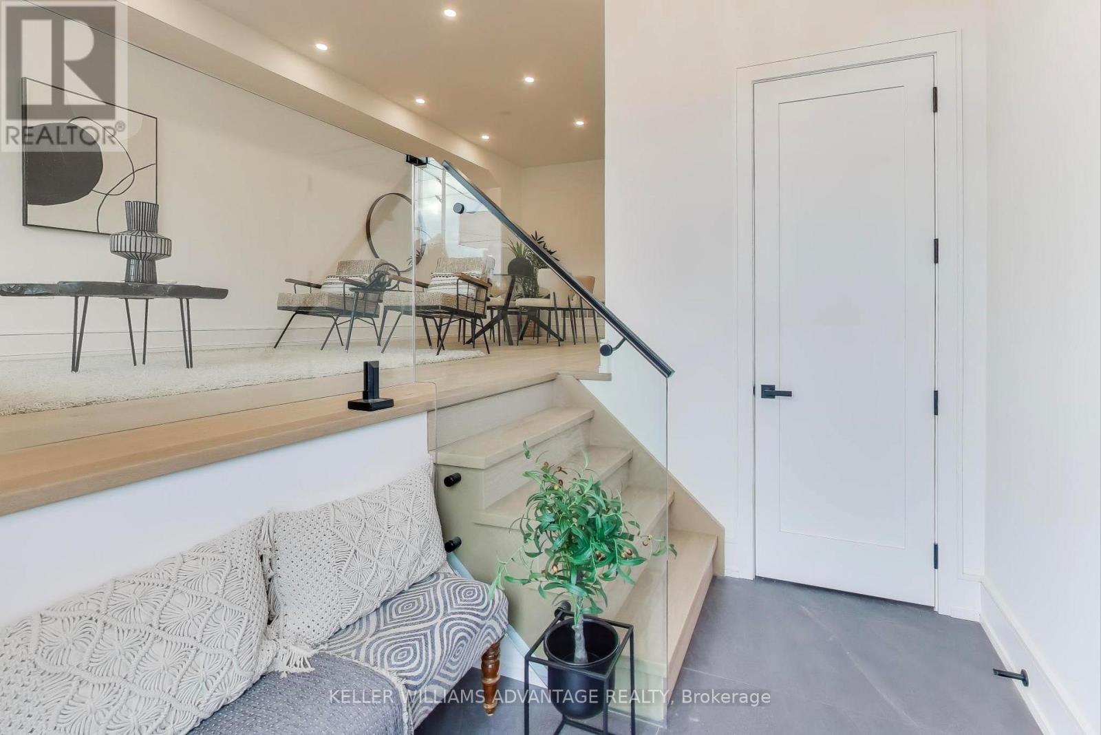 102 Yardley Avenue, Toronto, Ontario  M4B 2B1 - Photo 2 - E12763620