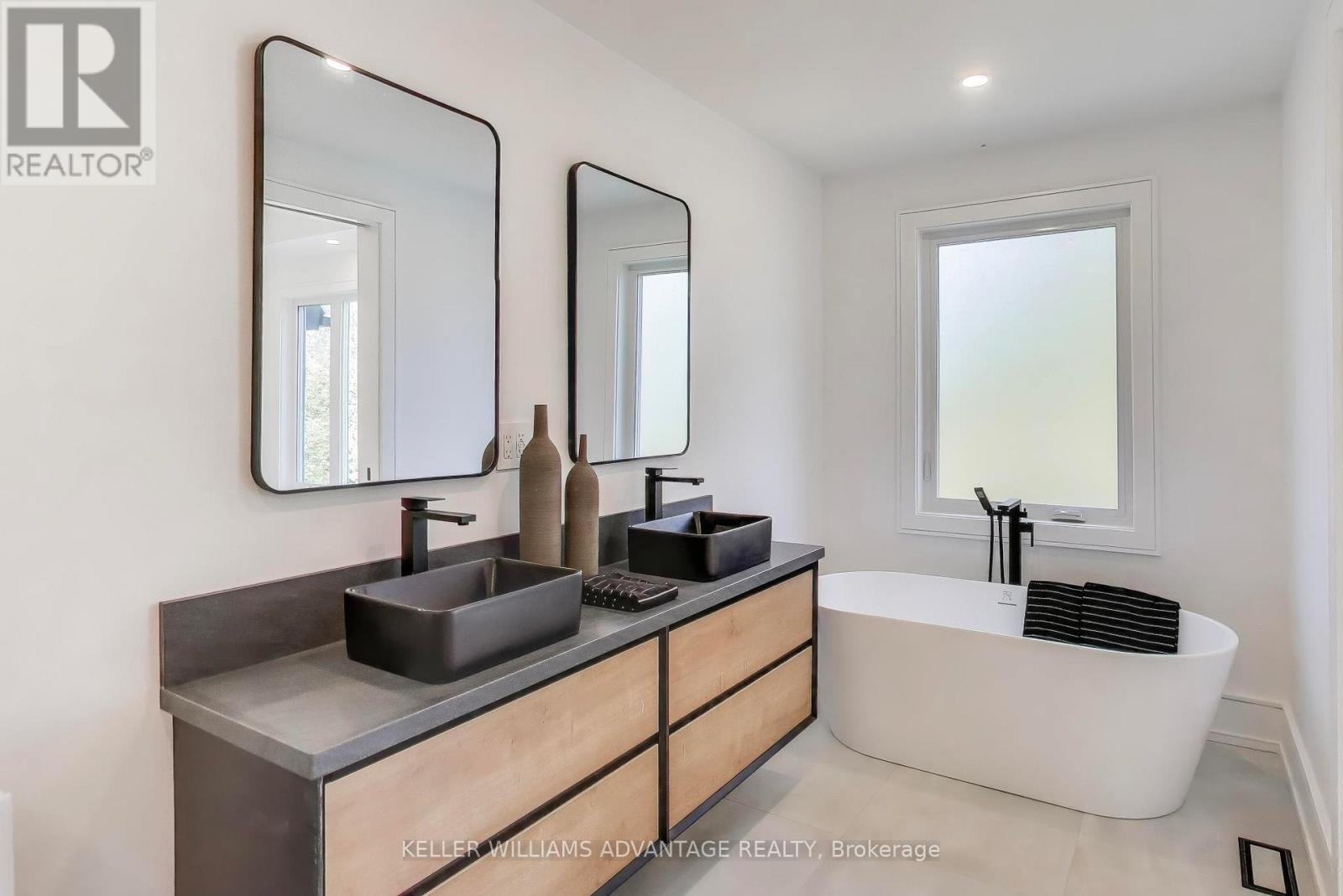 102 Yardley Avenue, Toronto, Ontario  M4B 2B1 - Photo 21 - E12763620