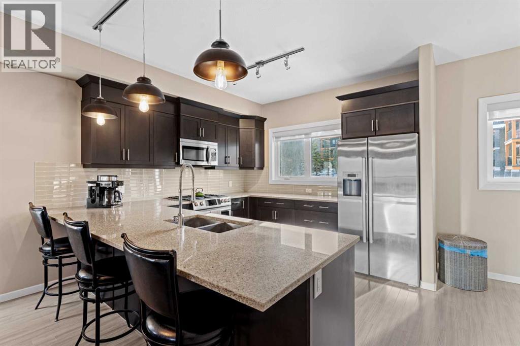 403 Valley Ridge Manor Nw, Calgary, Alberta  T3B 6C4 - Photo 11 - A2283372