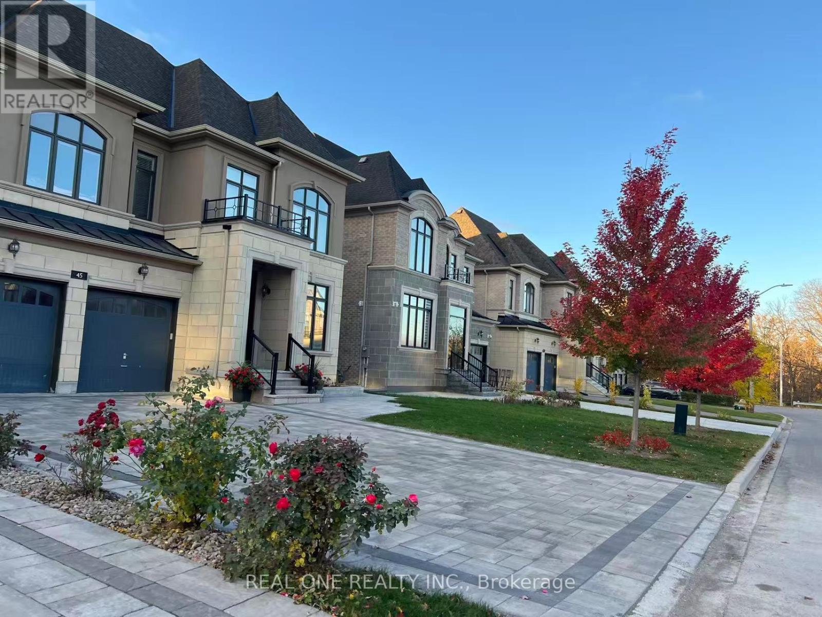 45 Shining Willow Court, Richmond Hill, Ontario  L4C 5N6 - Photo 39 - N12763436