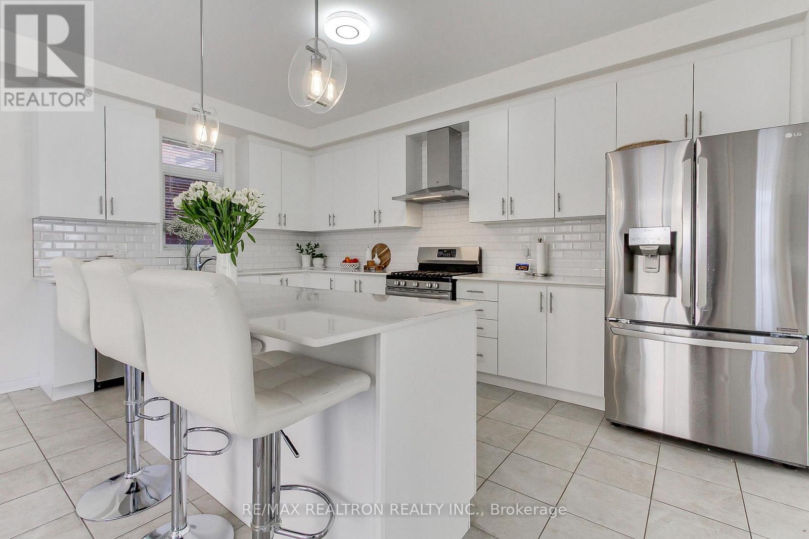 2236 Lozenby Street, Innisfil, Ontario  L9S 0M8 - Photo 12 - N12763438