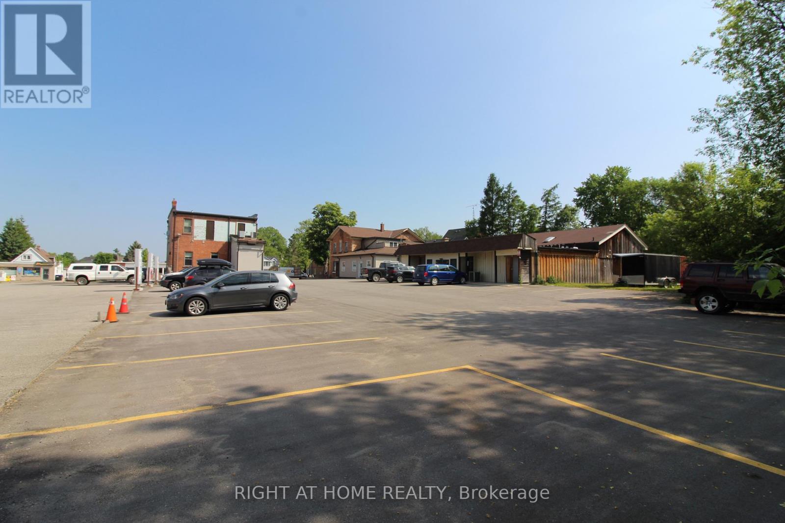 D - 9 Queen Street, Innisfil (Cookstown), Ontario  L0L 1L0 - Photo 4 - N12763462