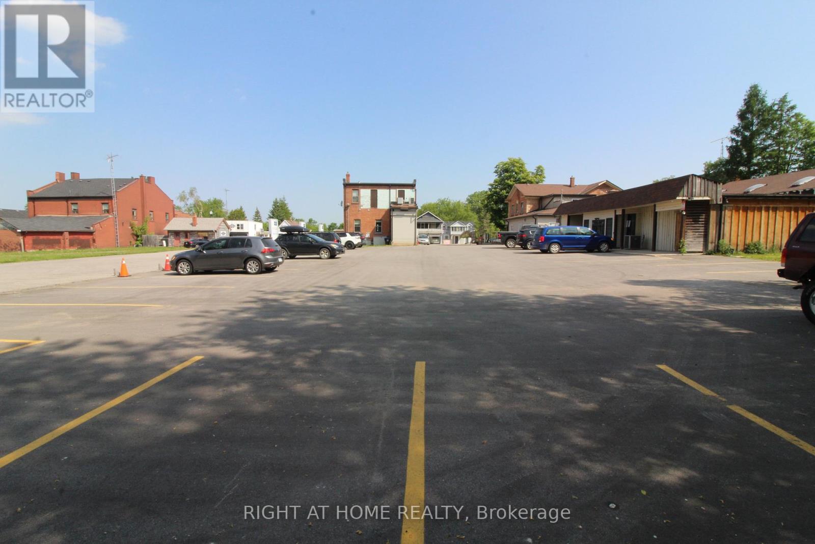 D - 9 Queen Street, Innisfil (Cookstown), Ontario  L0L 1L0 - Photo 5 - N12763462