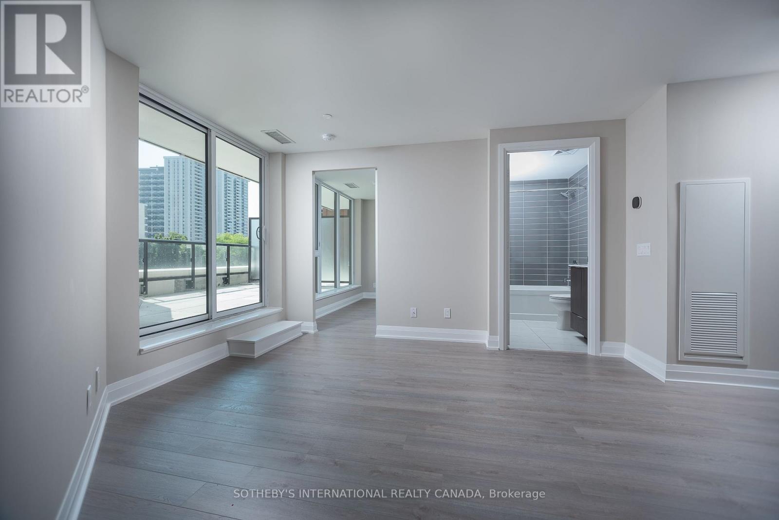 219 - 1 BELSIZE DRIVE SE, Toronto, Ontario