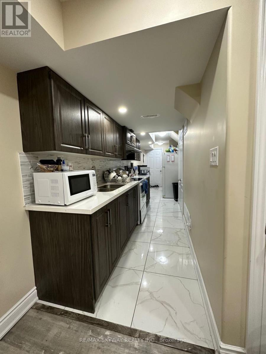 Basement - 71 Vezna Crescent, Brampton, Ontario  L6X 5K4 - Photo 6 - W12763416