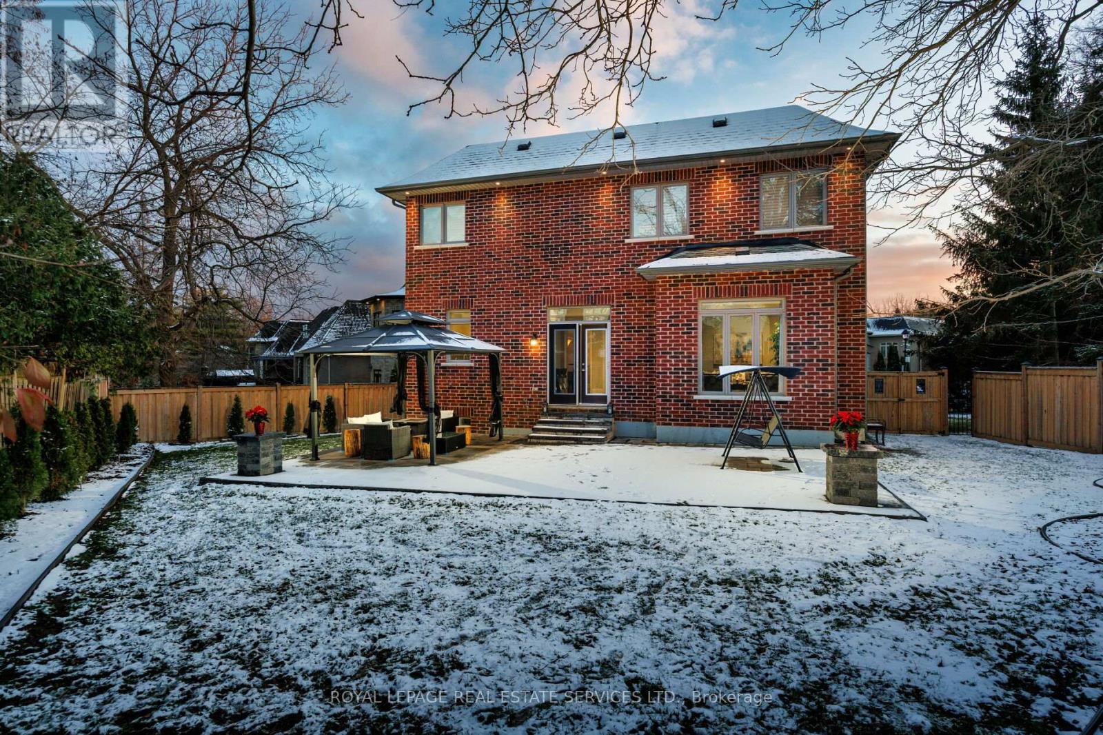 125 Paliser Court, Oakville, Ontario  L6K 2H1 - Photo 3 - W12763478