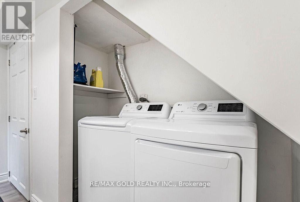 60 Block Road, Brampton, Ontario  L7A 5B3 - Photo 5 - W12763496