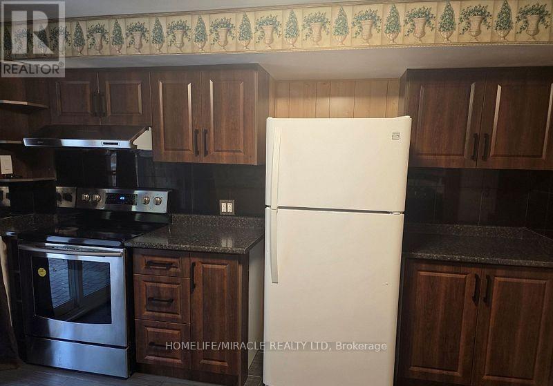 6585 Eastridge Road, Mississauga, Ontario  L5N 4L5 - Photo 2 - W12763588