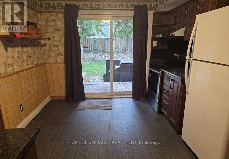 6585 Eastridge Road, Mississauga, Ontario  L5N 4L5 - Photo 3 - W12763588