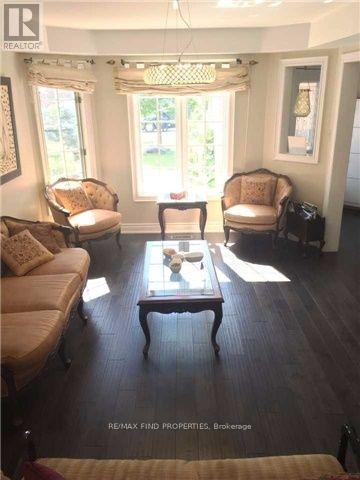 Upper Portion 2 Floors - 2406 Yorktown Circle, Mississauga, Ontario  L5M 5Y2 - Photo 11 - W12763592