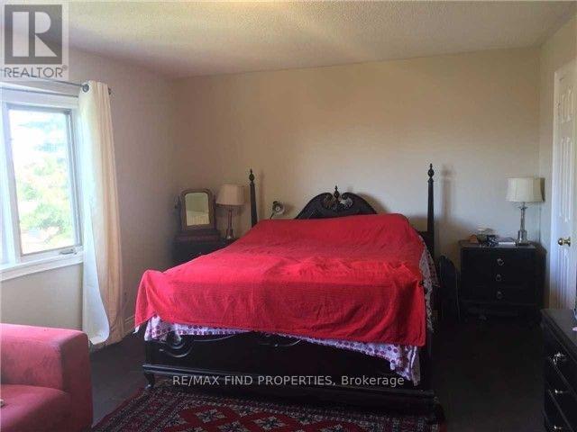 Upper Portion 2 Floors - 2406 Yorktown Circle, Mississauga, Ontario  L5M 5Y2 - Photo 12 - W12763592