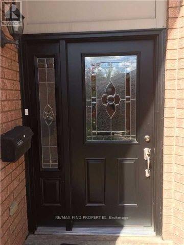 Upper Portion 2 Floors - 2406 Yorktown Circle, Mississauga, Ontario  L5M 5Y2 - Photo 3 - W12763592