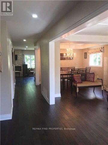 Upper Portion 2 Floors - 2406 Yorktown Circle, Mississauga, Ontario  L5M 5Y2 - Photo 4 - W12763592