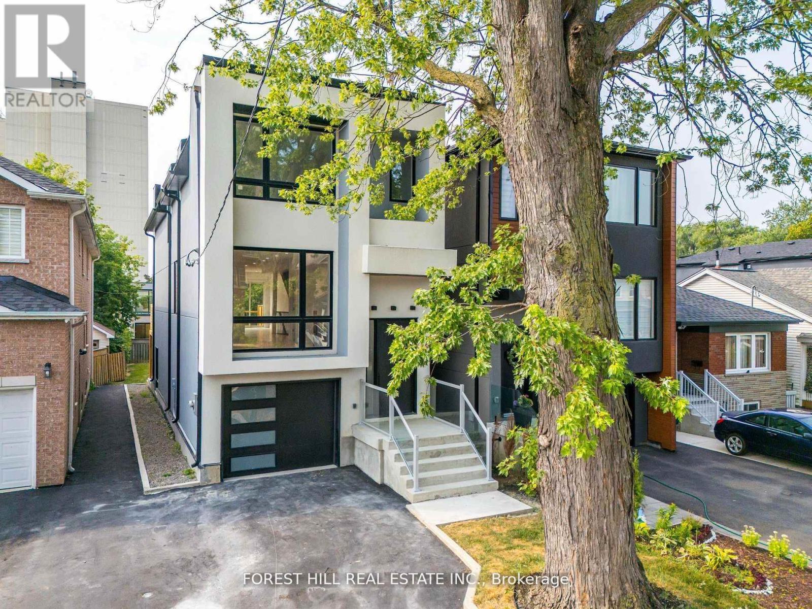 19 SIMPSON AVENUE, Toronto, Ontario