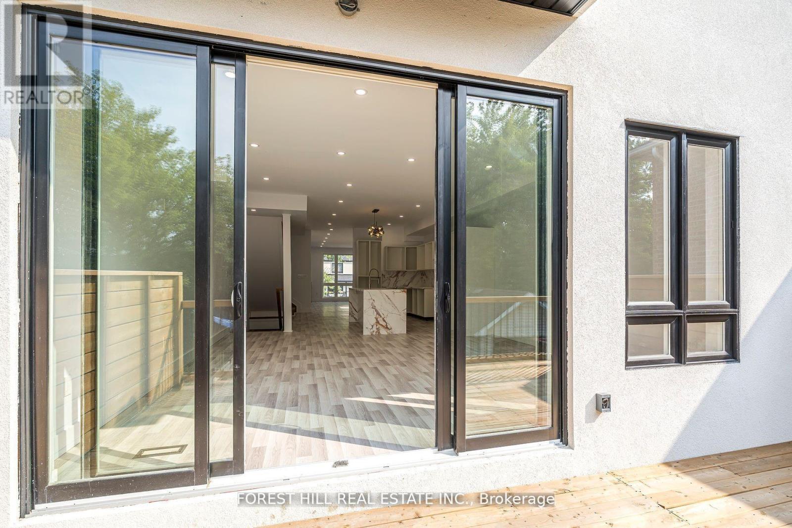 19 Simpson Avenue, Toronto, Ontario  M8Z 1C9 - Photo 13 - W12763602