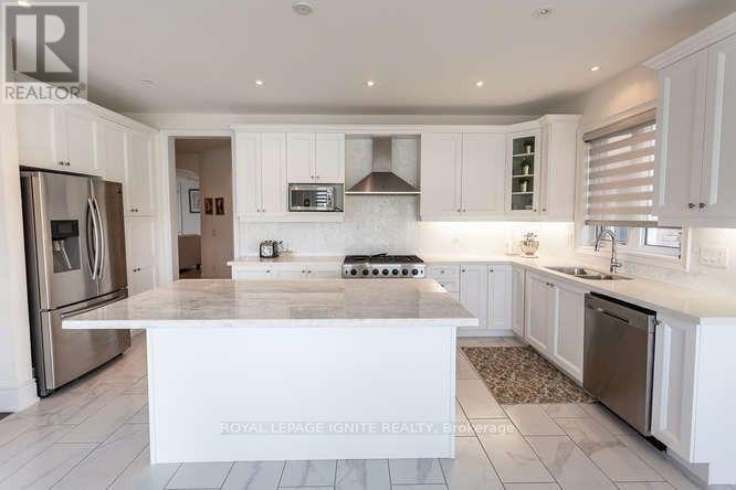 9 Smallwood Road, Brampton, Ontario  L7A 4Y7 - Photo 7 - W12763608