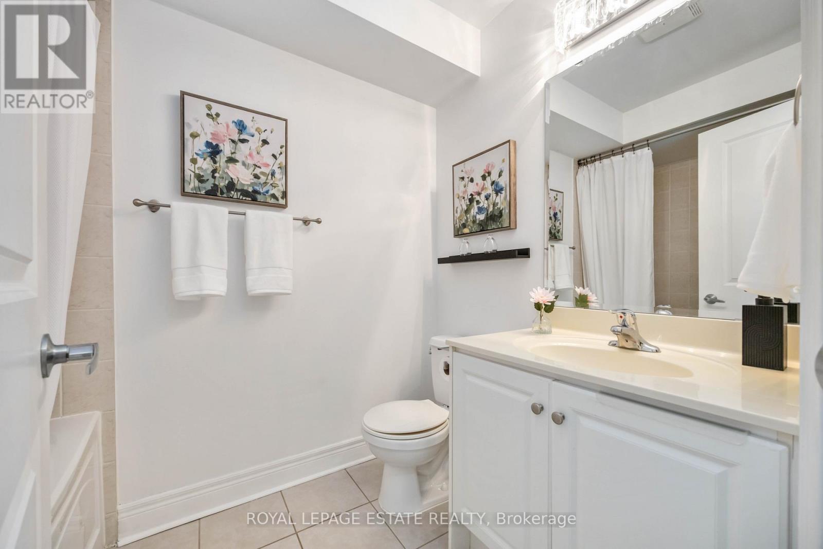 92 Milton Street, Toronto, Ontario  M4Y 2Y2 - Photo 15 - W12763610