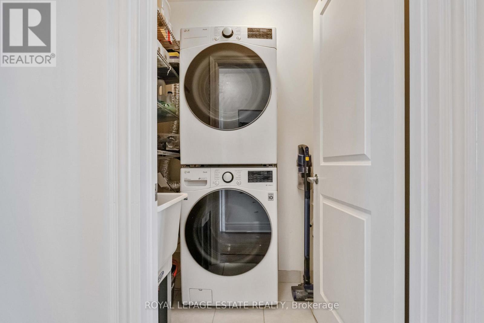 92 Milton Street, Toronto, Ontario  M4Y 2Y2 - Photo 16 - W12763610