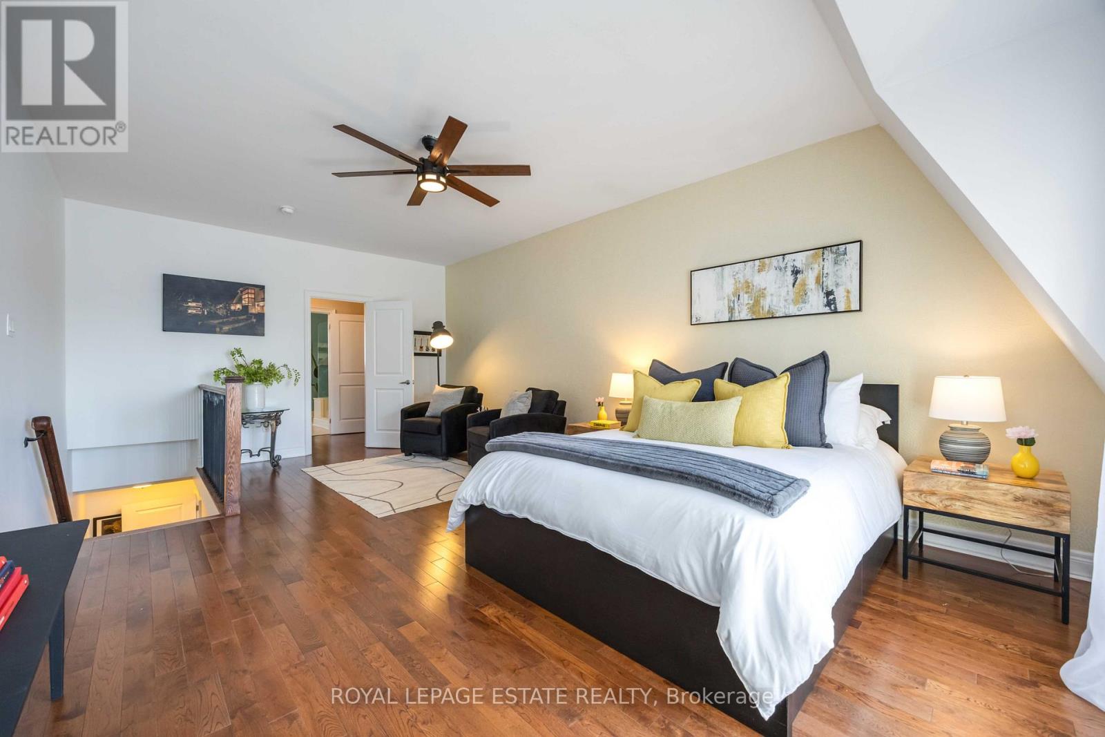 92 Milton Street, Toronto, Ontario  M4Y 2Y2 - Photo 17 - W12763610