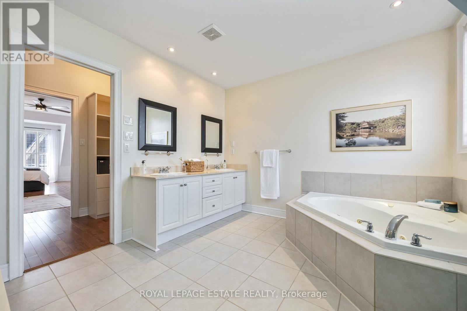 92 Milton Street, Toronto, Ontario  M4Y 2Y2 - Photo 22 - W12763610