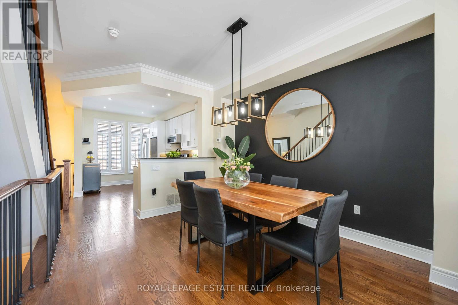 92 Milton Street, Toronto, Ontario  M4Y 2Y2 - Photo 5 - W12763610