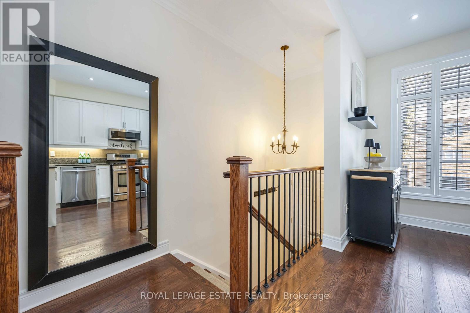 92 Milton Street, Toronto, Ontario  M4Y 2Y2 - Photo 6 - W12763610