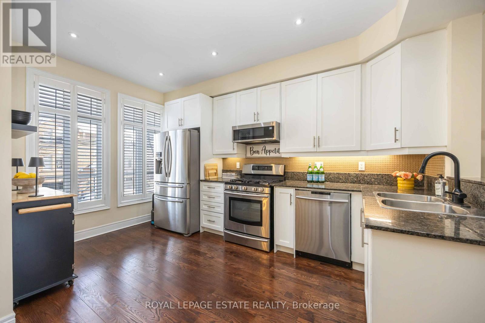 92 Milton Street, Toronto, Ontario  M4Y 2Y2 - Photo 7 - W12763610