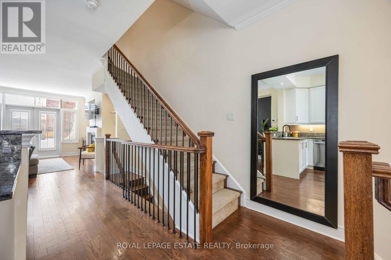 92 Milton Street, Toronto, Ontario  M4Y 2Y2 - Photo 9 - W12763610