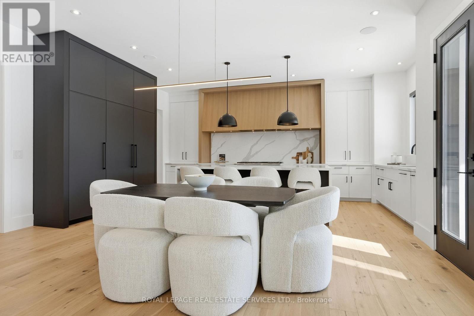 2054 Vickery Drive, Oakville, Ontario  L6L 2J1 - Photo 12 - W12763612