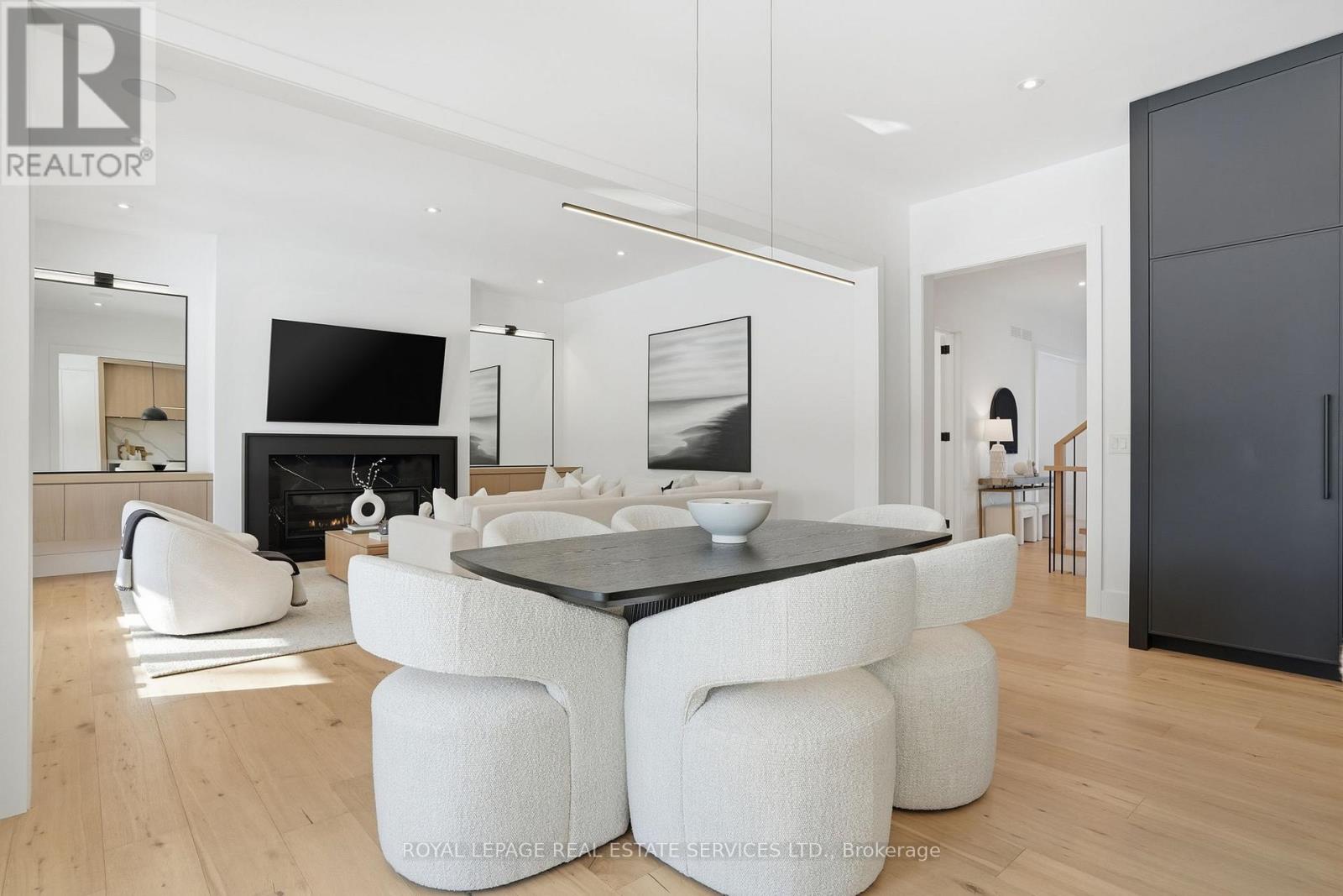 2054 Vickery Drive, Oakville, Ontario  L6L 2J1 - Photo 13 - W12763612