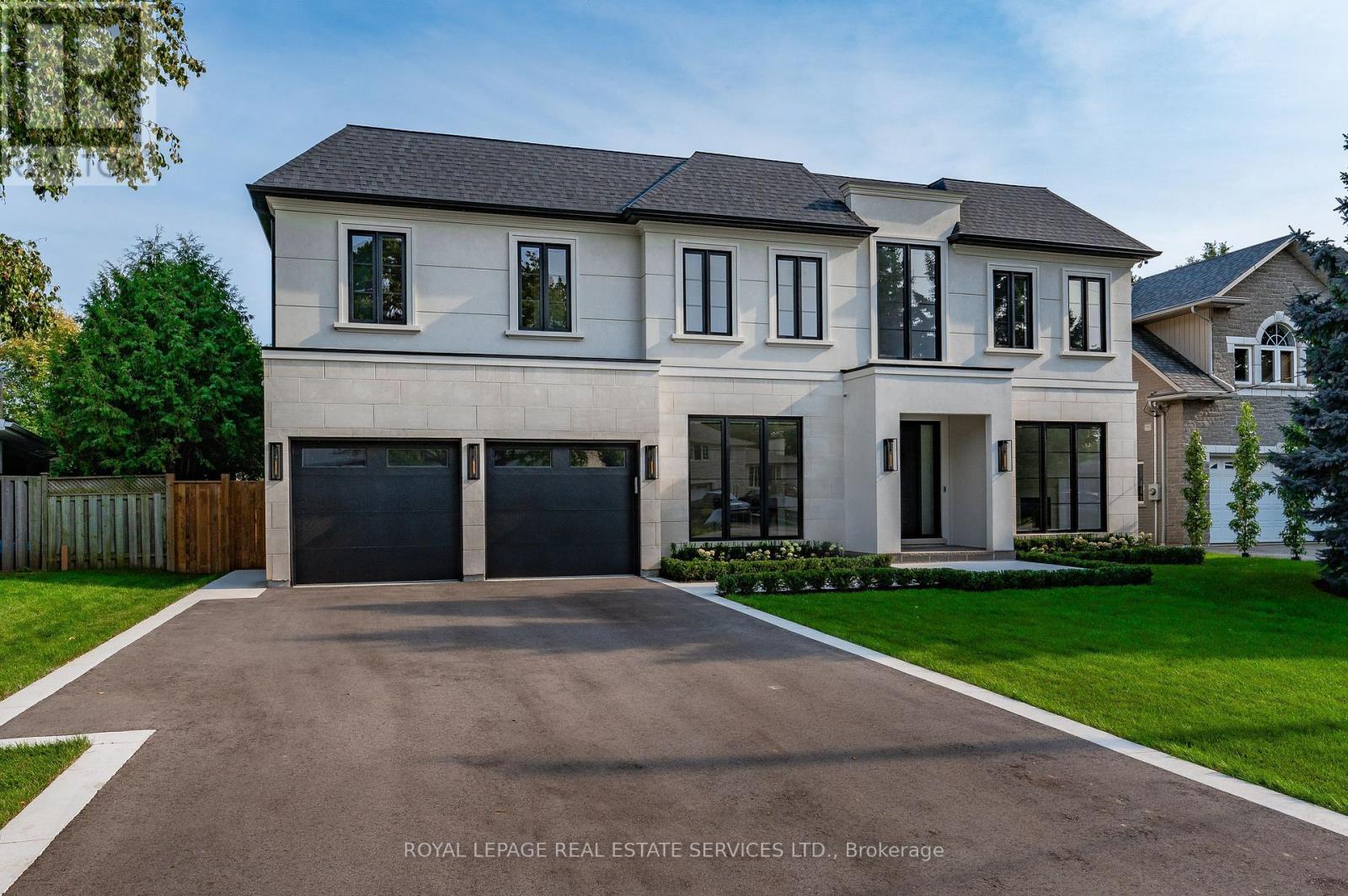 2054 Vickery Drive, Oakville, Ontario  L6L 2J1 - Photo 2 - W12763612