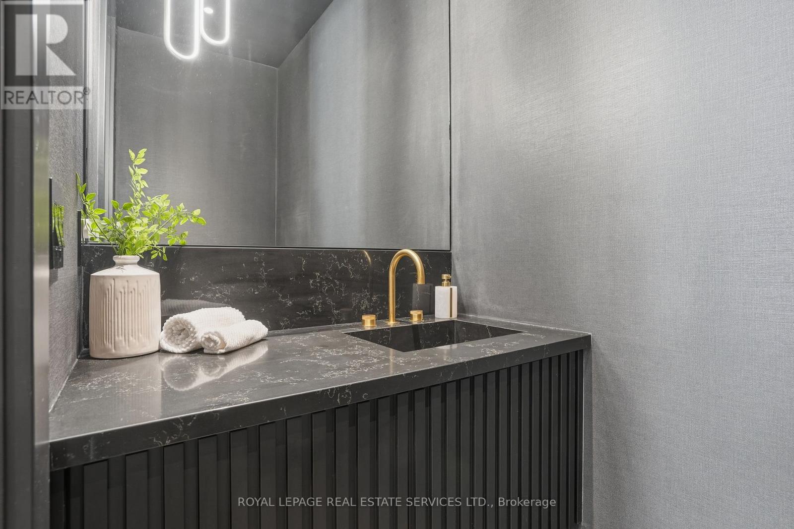 2054 Vickery Drive, Oakville, Ontario  L6L 2J1 - Photo 22 - W12763612