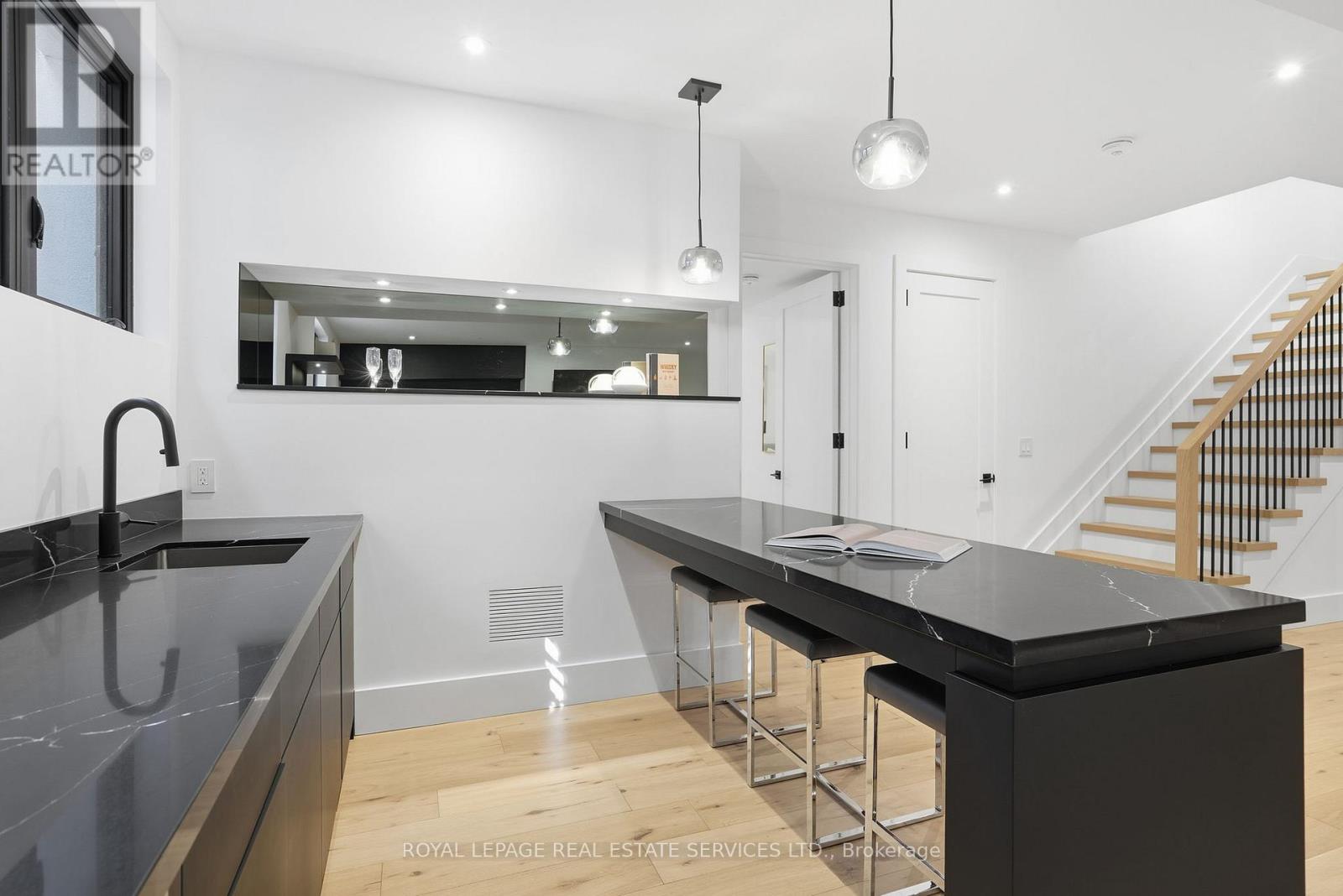 2054 Vickery Drive, Oakville, Ontario  L6L 2J1 - Photo 36 - W12763612