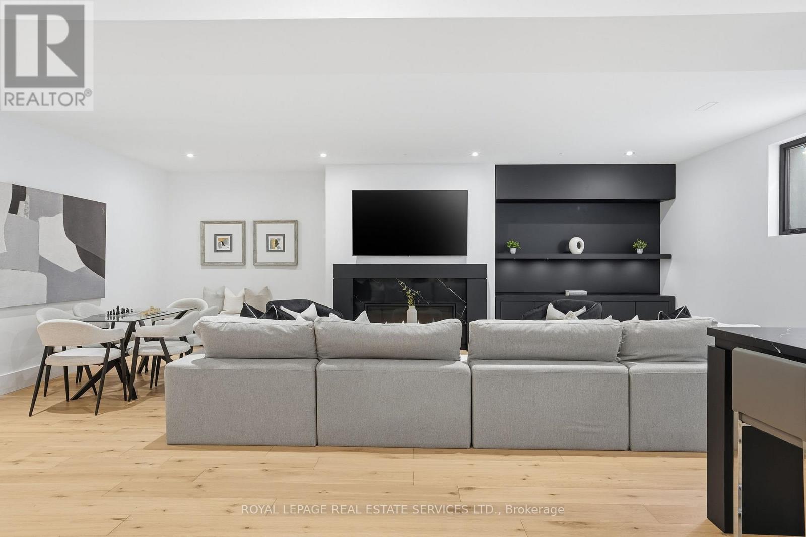 2054 Vickery Drive, Oakville, Ontario  L6L 2J1 - Photo 37 - W12763612