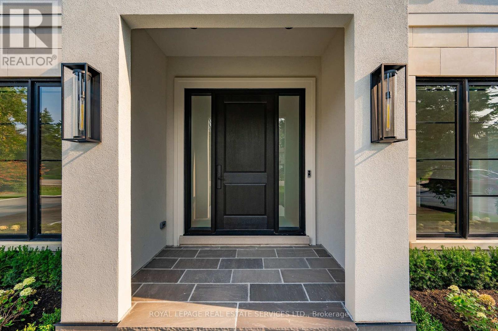 2054 Vickery Drive, Oakville, Ontario  L6L 2J1 - Photo 4 - W12763612